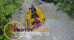 Wisata Arung Jeram di Sungai Palayangan